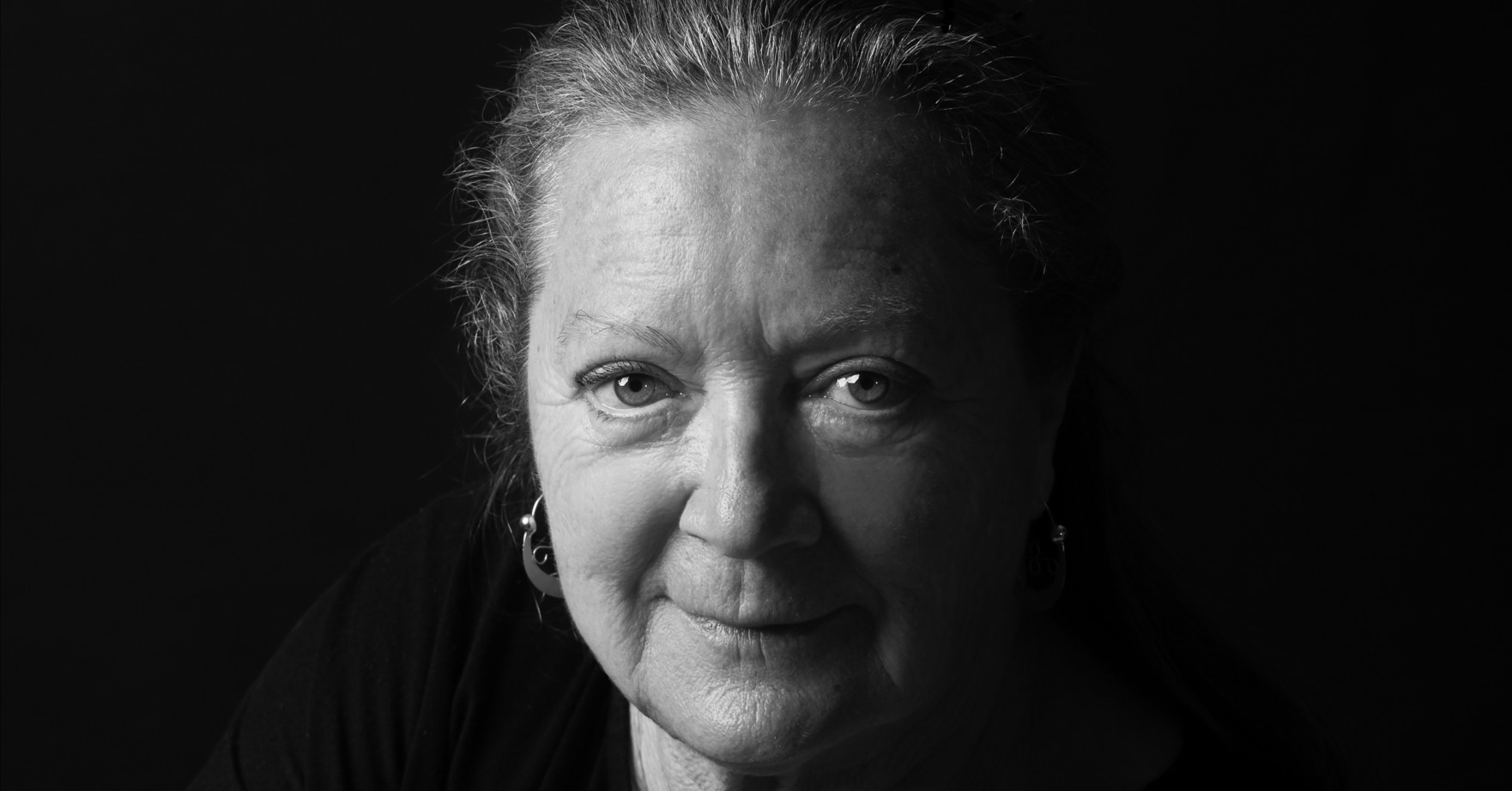 Lectura de poemas de Elsa López