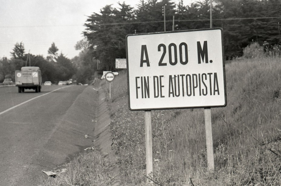 Antonio Rueda. Final autopista, 1973. Fondo fotográfico Antonio Rueda. Colección Archivo Municipal de La Laguna