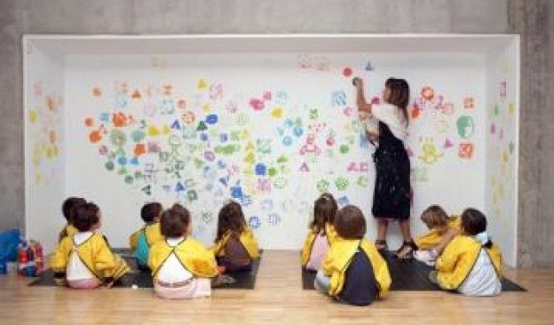 Los 'Talleres de Navidad' de TEA enseñan a los niños de 4 a 9 años a crear árboles y adornos personalizados