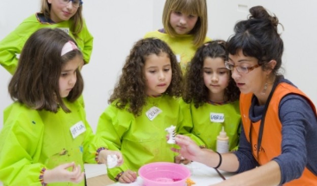 TEA oferta para este verano el taller 'Minimontaje de exposiciones'