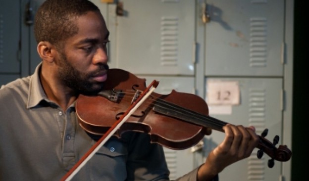 TEA Tenerife Espacio de las Artes proyecta en el marco del Festival Índice la película brasileña 'El profesor de violín'