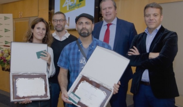Arturo Rodríguez y Montserrat Alejandre reciben los premios del Certamen de Fotografía Informativa de Fotonoviembre 2017