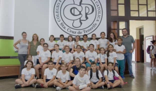 Beatriz Hernández, Julia Martín y Adassa Santana promueven la creación artística entre los alumnos del CEIP Isabel la Católica  