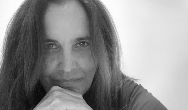La escritora Alicia Llarena presenta esta semana en TEA su nuevo libro de poemas, ‘El amor ciego’