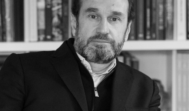 El profesor de la Sorbona Arnauld Pierre imparte en TEA una conferencia sobre Óscar Domínguez