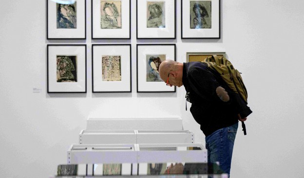 El museo TEA demuestra la importancia de la obra gráfica de Óscar Domínguez en su nueva exposición