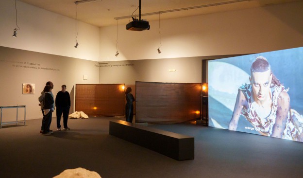 Cabello/Carceller inauguran en el museo TEA 'Notas al pie', exposición que propone releer el pasado desde los márgenes y la disidencia