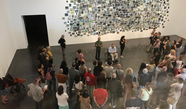 TEA oferta una visita guiada a la exposición de Gonzalo González, 'Estar aquí es todo'