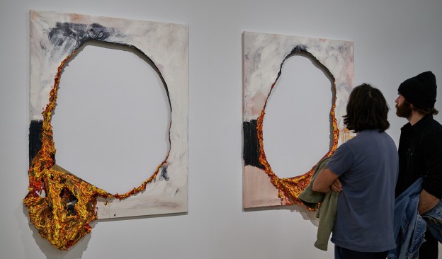 Visita guiada a la exposición 'Odio sobre lienzo', de Santiago Palenzuela