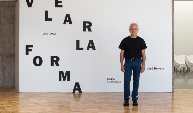 TEA ofrece una visita guiada a la muestra ‘Velar la forma', de José Herrera, con motivo de su clausura