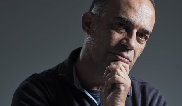 El escritor Coriolano González Montañez  presenta en TEA su poemario 'Padre (2002-2016)'